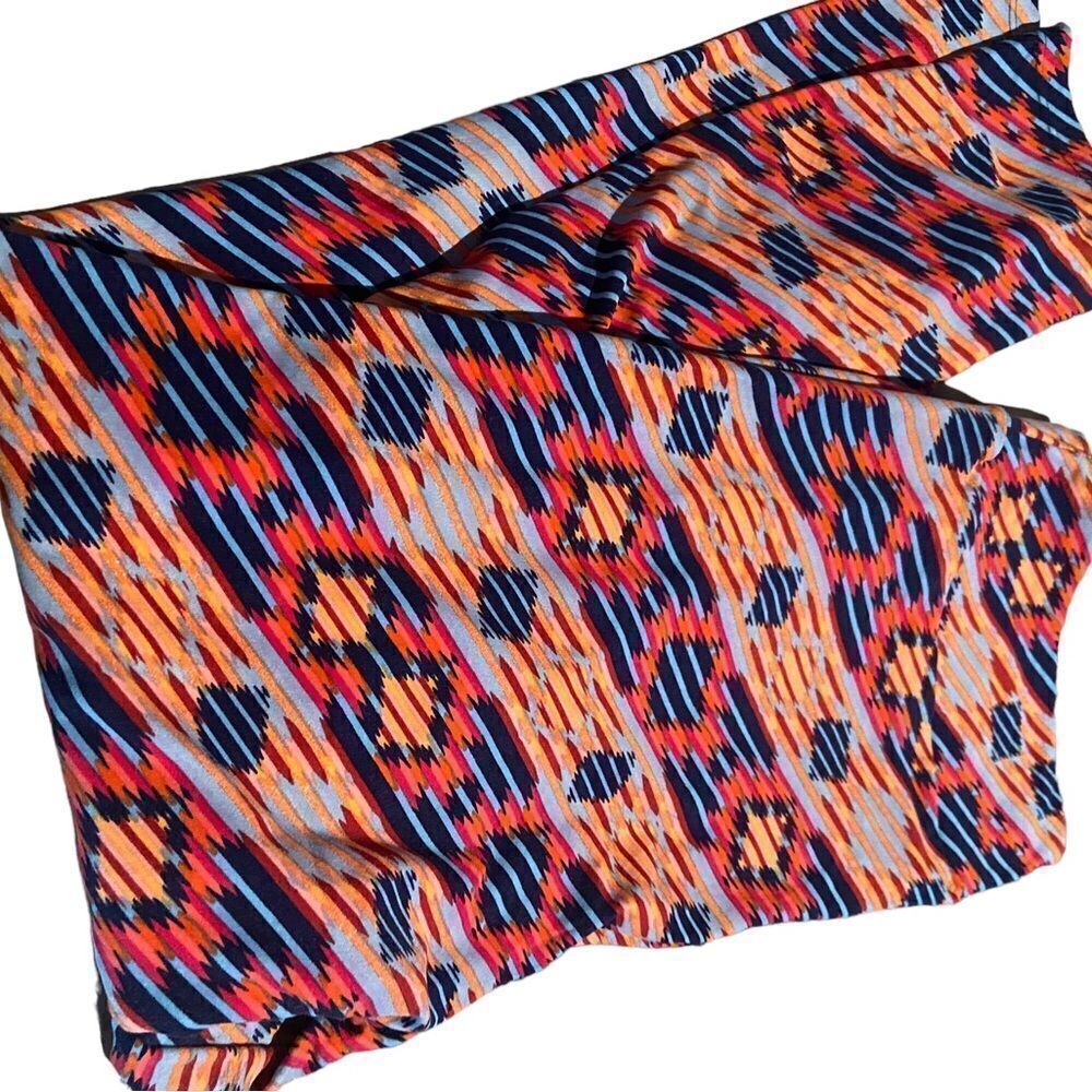 Lularoe TC2 (tall  and curvy 2) perfect like new see pic great colors
